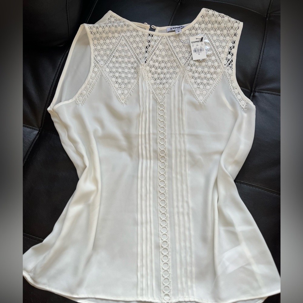 Express Ivory Blouse. Sz Medium. NWT.